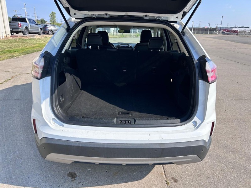 Ford Edge Vehicle Full-screen Gallery Image 5