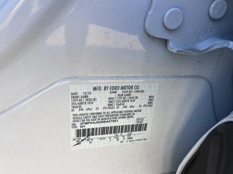 Ford Edge Vehicle Full-screen Gallery Image 20