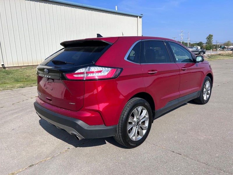 Ford Edge Vehicle Full-screen Gallery Image 3