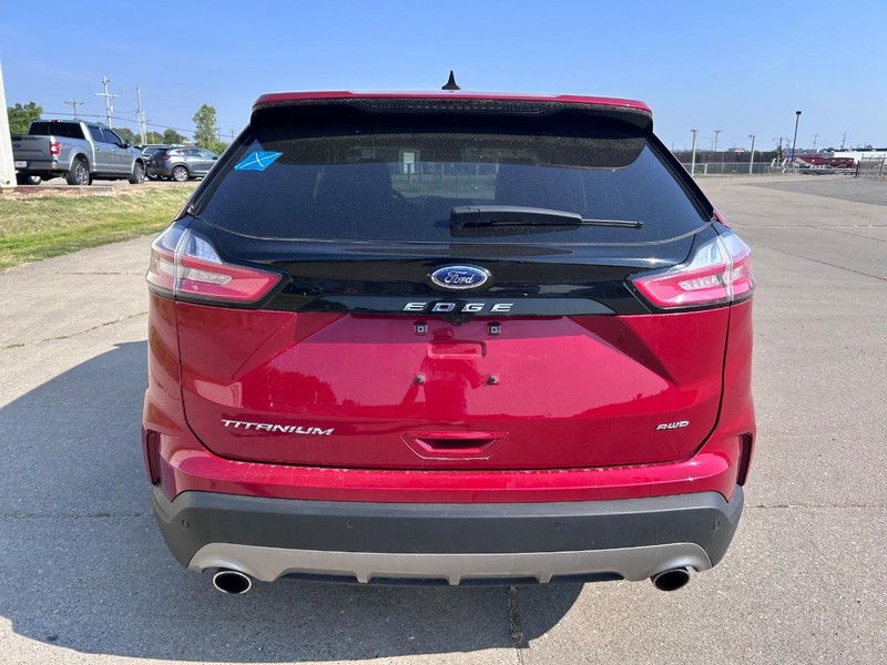 Ford Edge Vehicle Full-screen Gallery Image 4