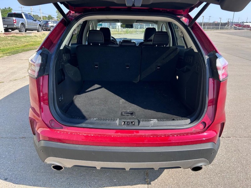 Ford Edge Vehicle Full-screen Gallery Image 5