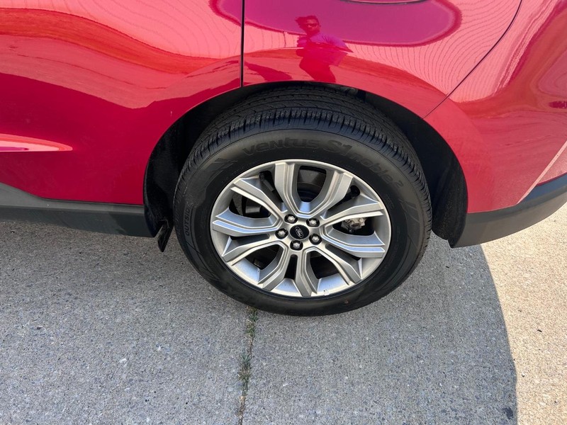 Ford Edge Vehicle Full-screen Gallery Image 7