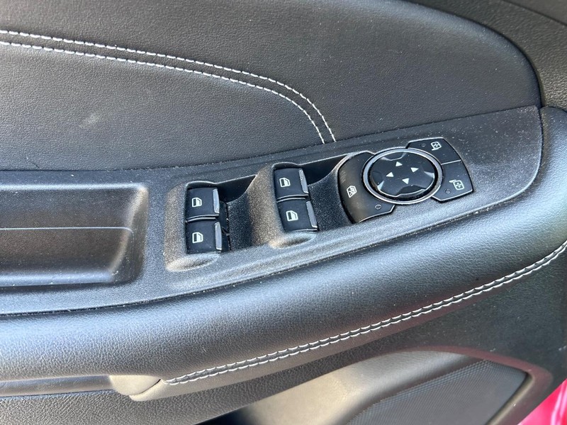 Ford Edge Vehicle Full-screen Gallery Image 17