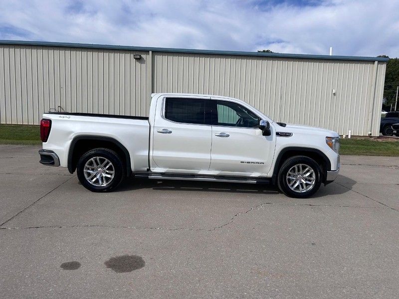 GMC Sierra 1500 Limited Vehicle Full-screen Gallery Image 2