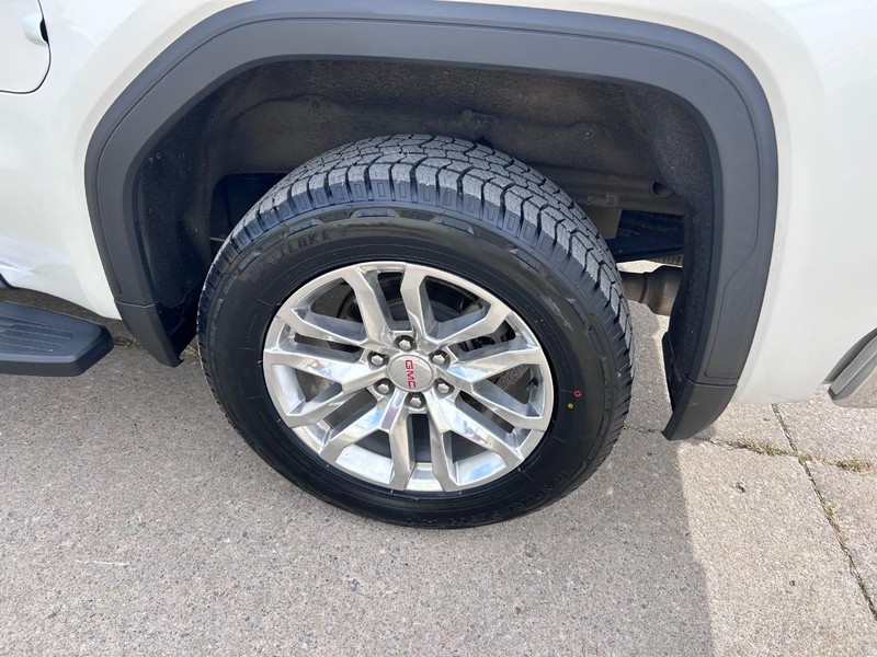 GMC Sierra 1500 Limited Vehicle Full-screen Gallery Image 6