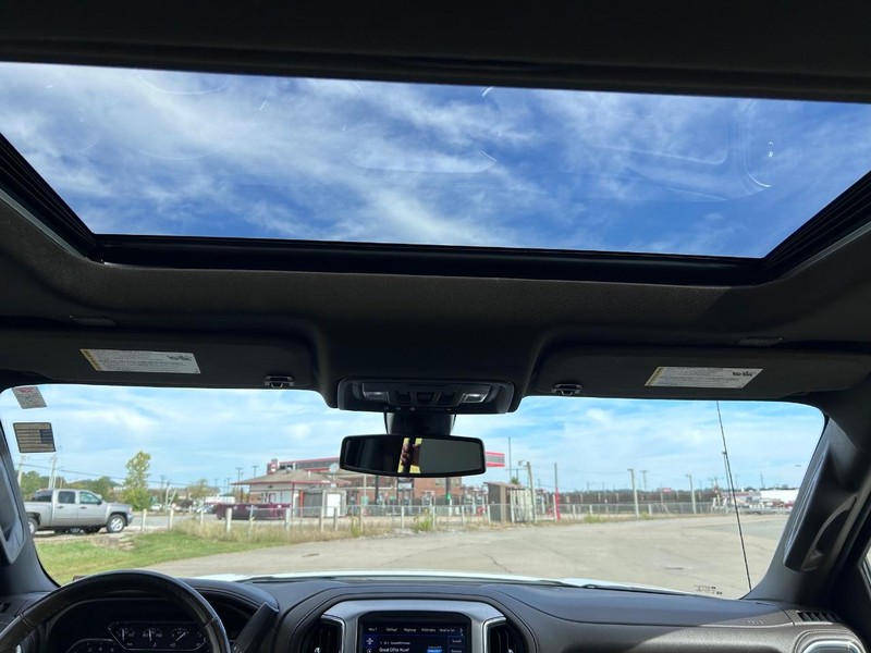 GMC Sierra 1500 Limited Vehicle Full-screen Gallery Image 8