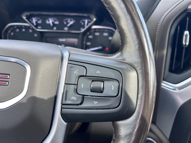 GMC Sierra 1500 Limited Vehicle Full-screen Gallery Image 12