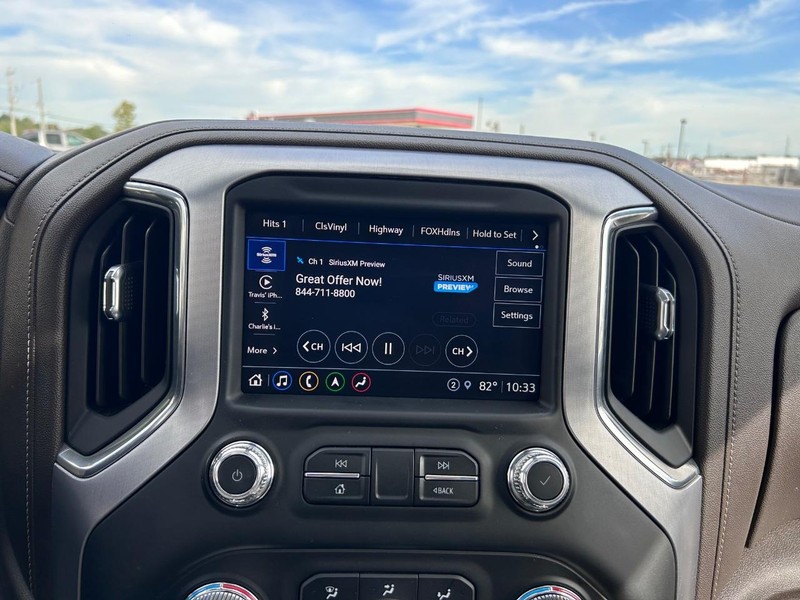 GMC Sierra 1500 Limited Vehicle Full-screen Gallery Image 13