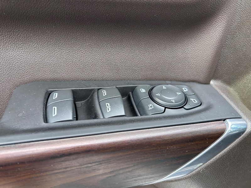 GMC Sierra 1500 Limited Vehicle Full-screen Gallery Image 16