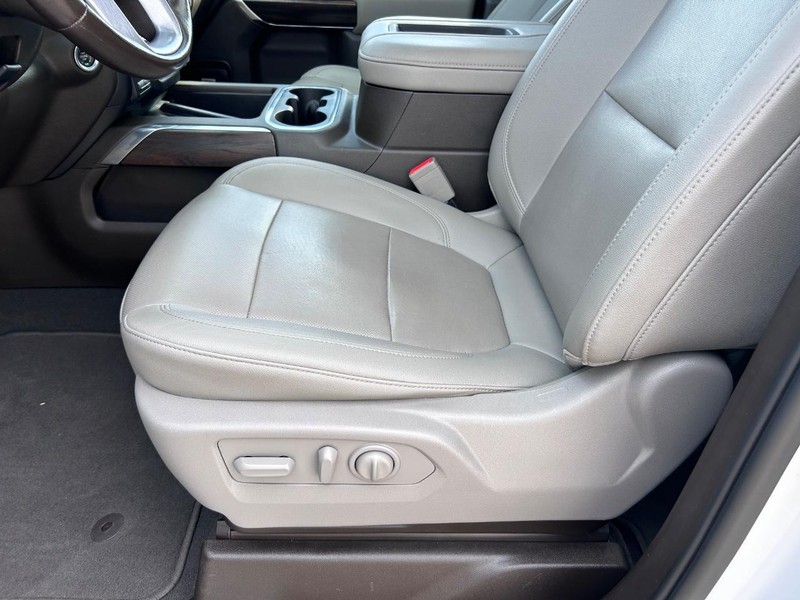 GMC Sierra 1500 Limited Vehicle Full-screen Gallery Image 18