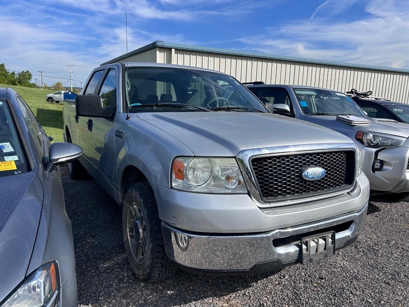 Ford F-150 Vehicle Full-screen Gallery Image 2