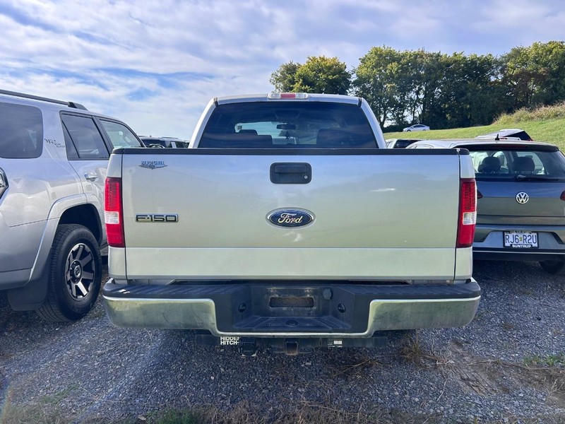 Ford F-150 Vehicle Full-screen Gallery Image 3