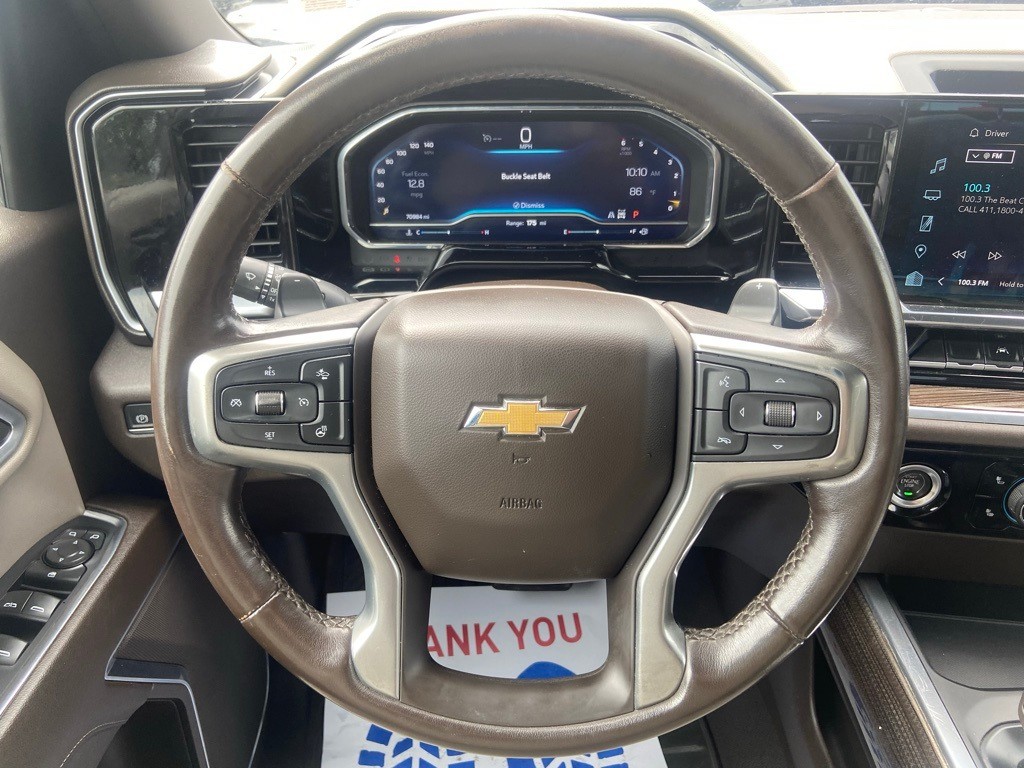 Chevrolet Silverado 1500 Vehicle Full-screen Gallery Image 11
