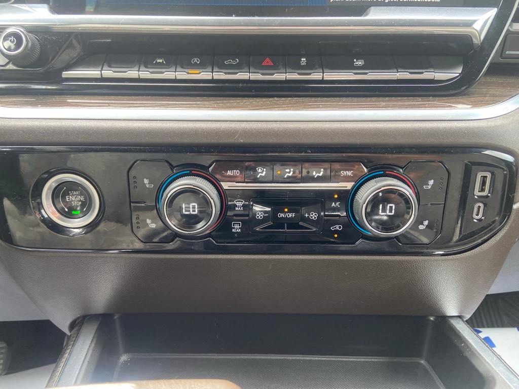 Chevrolet Silverado 1500 Vehicle Full-screen Gallery Image 13