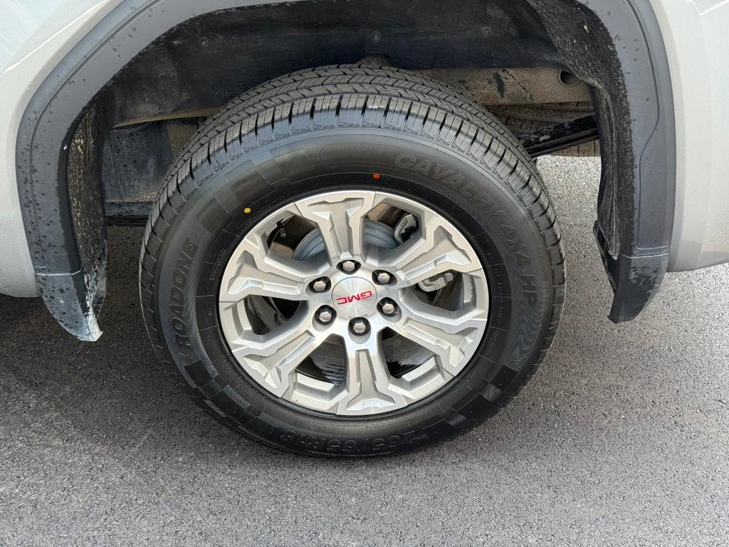 GMC Sierra 1500 Vehicle Full-screen Gallery Image 05
