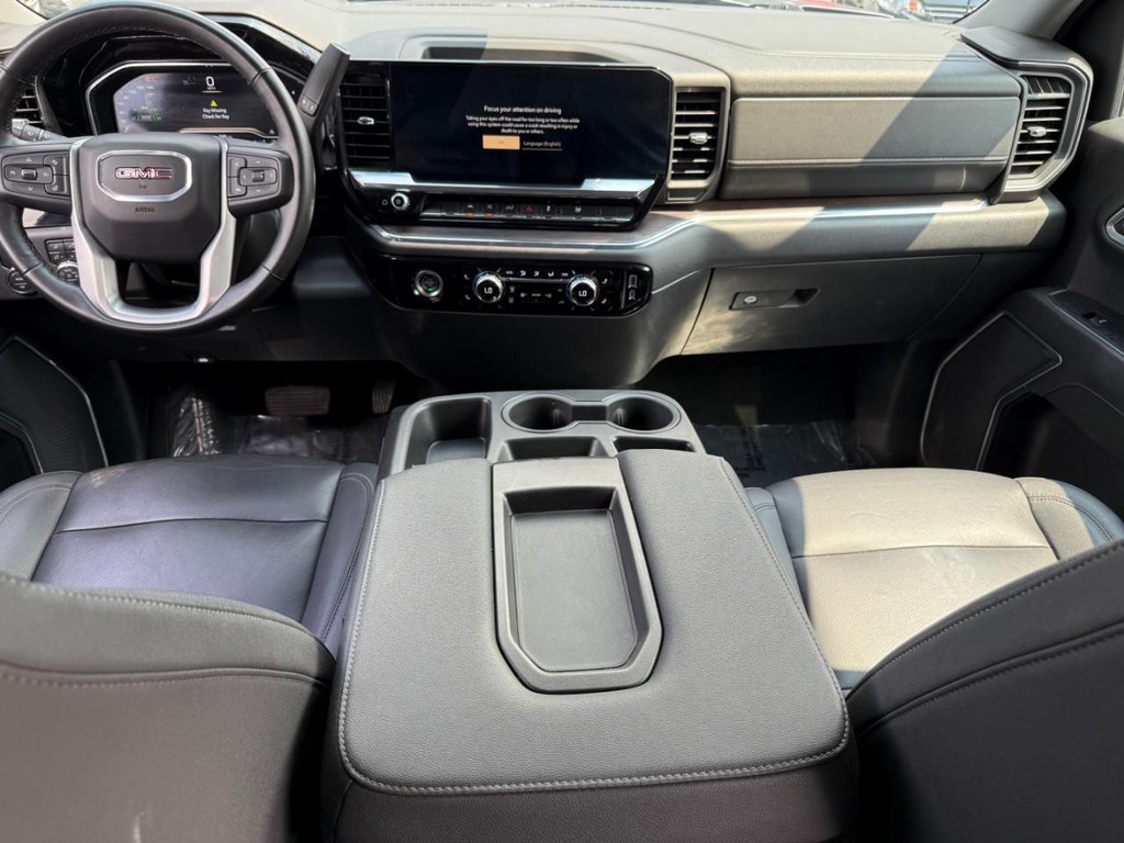 GMC Sierra 1500 Vehicle Full-screen Gallery Image 12