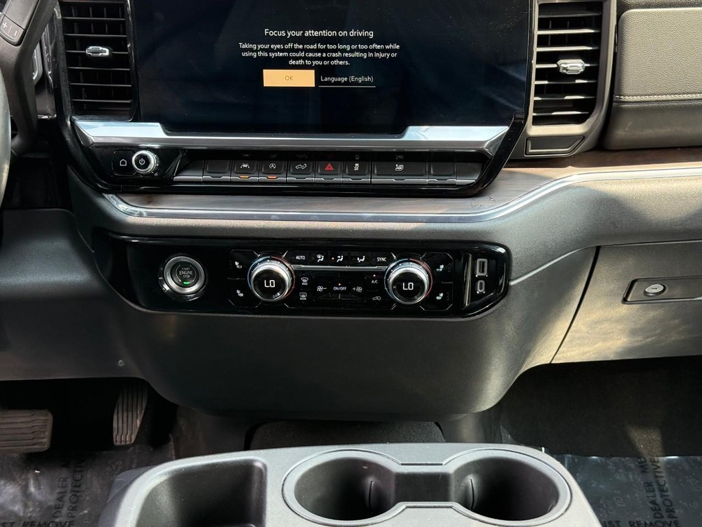 GMC Sierra 1500 Vehicle Full-screen Gallery Image 15