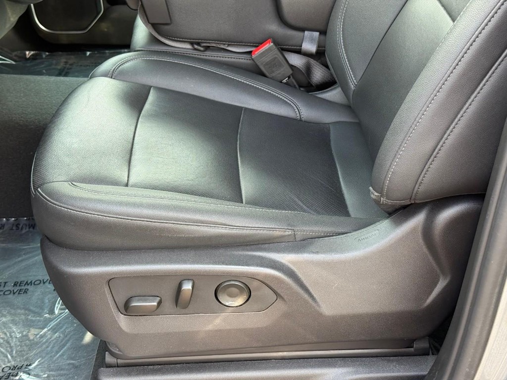GMC Sierra 1500 Vehicle Full-screen Gallery Image 18