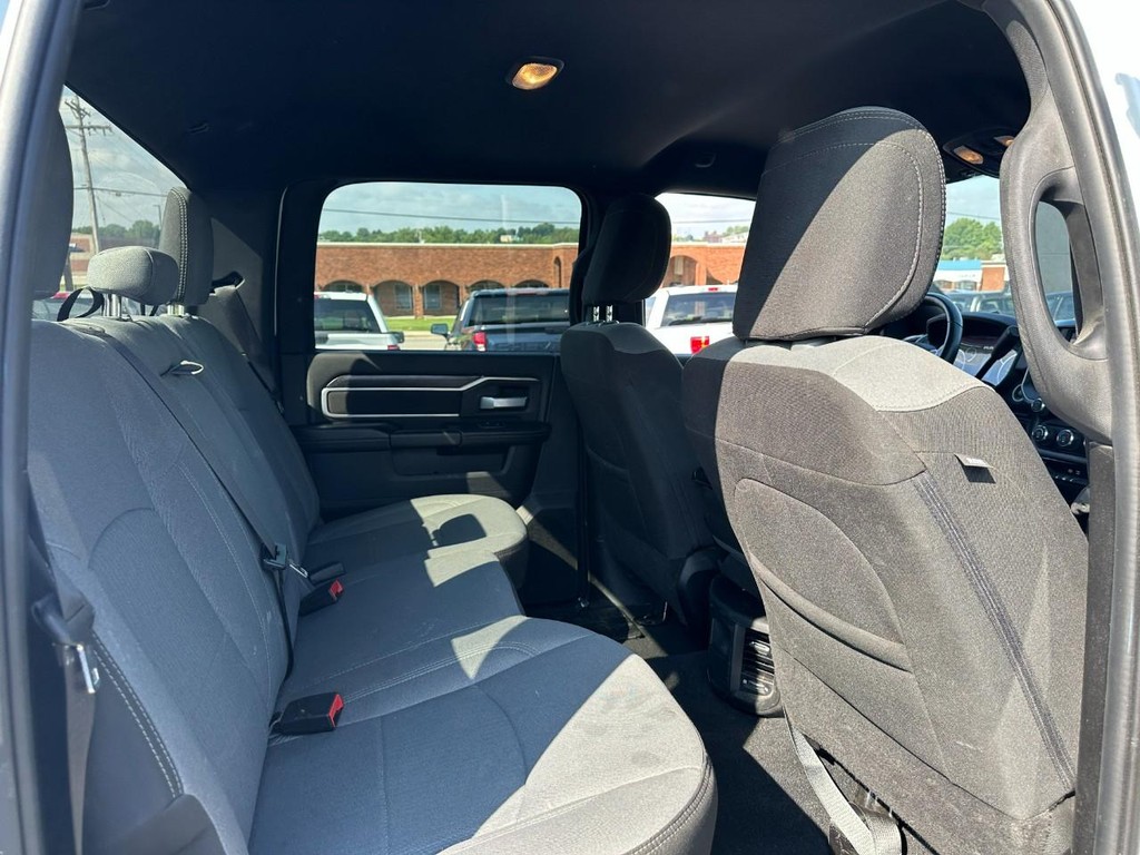 Ram 2500 Vehicle Full-screen Gallery Image 10