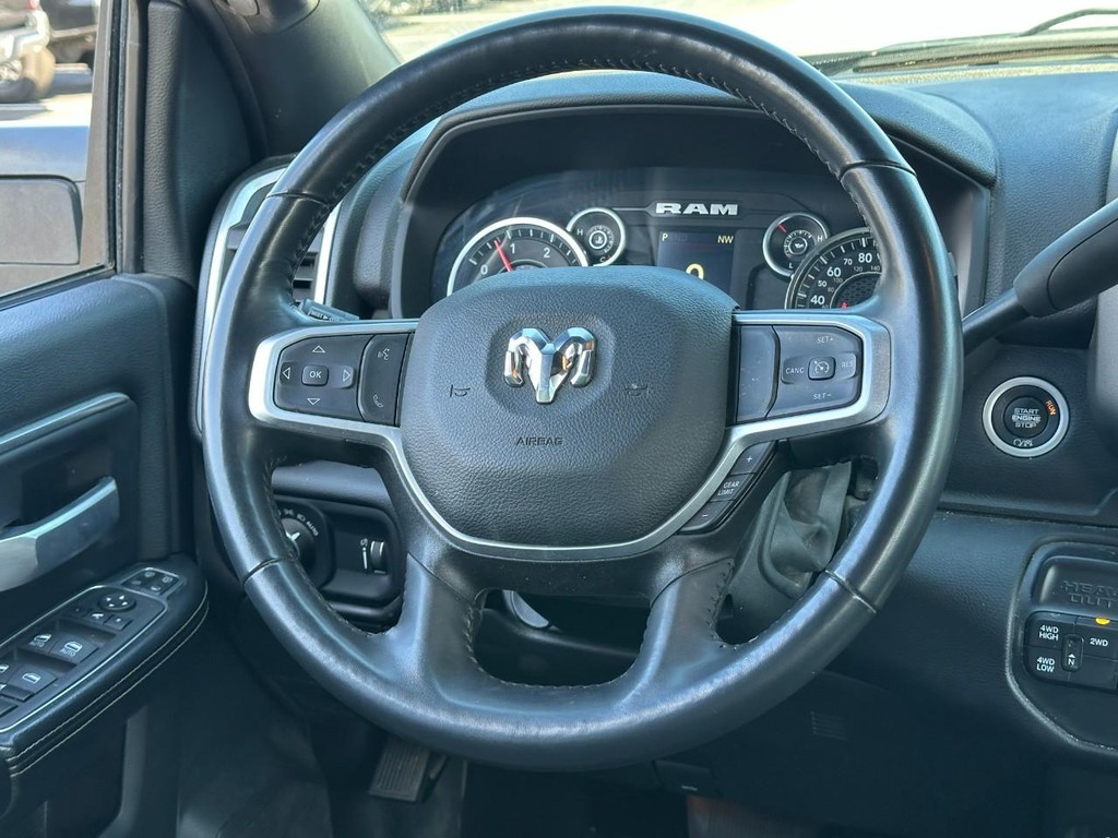 Ram 2500 Vehicle Full-screen Gallery Image 12