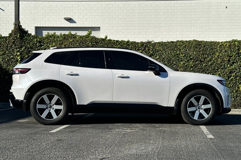 Honda Prologue Vehicle Full-screen Gallery Image 03
