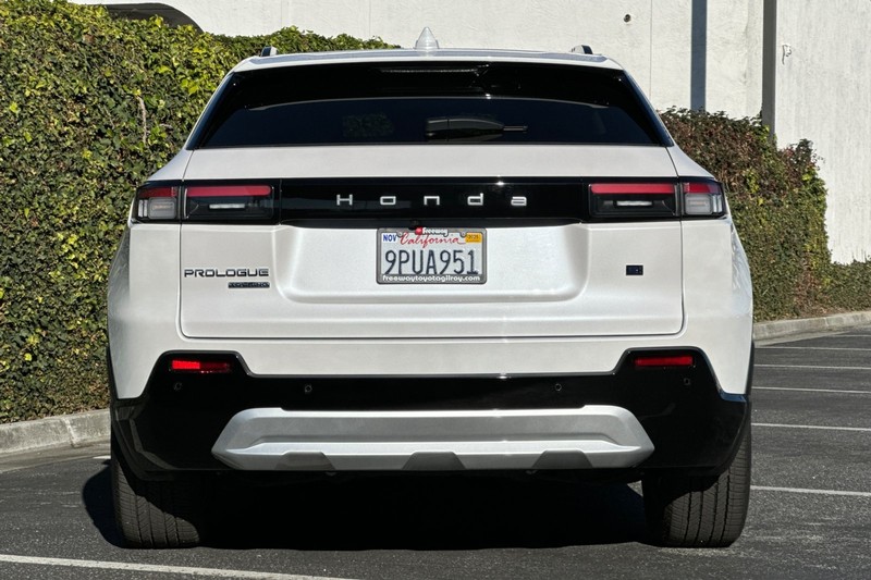 Honda Prologue Vehicle Full-screen Gallery Image 05