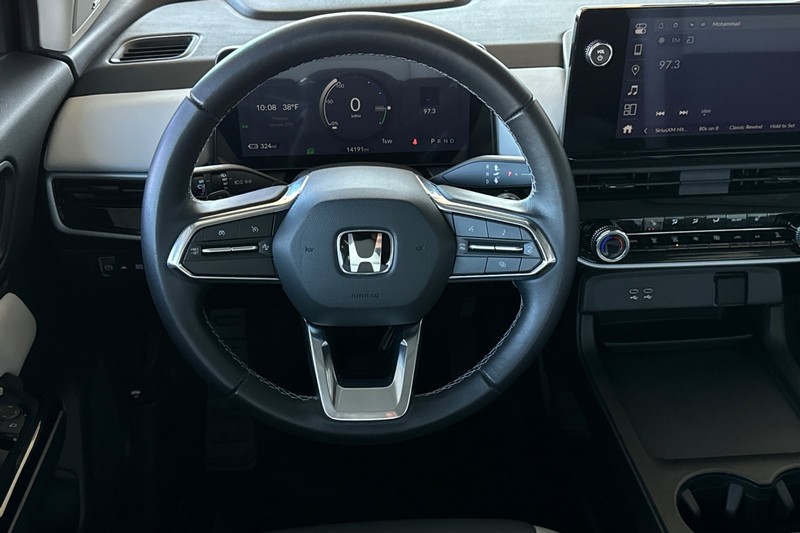 Honda Prologue Vehicle Full-screen Gallery Image 15
