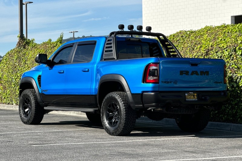 Ram 1500 Vehicle Full-screen Gallery Image 06