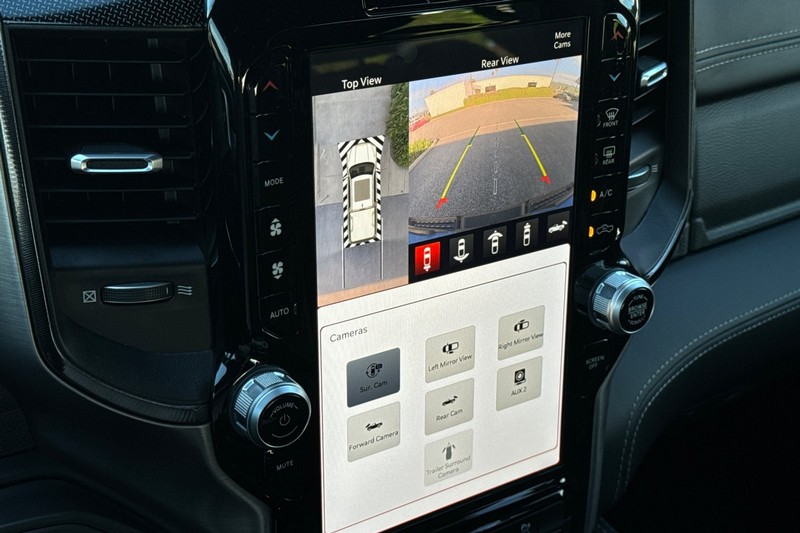 Ram 1500 Vehicle Full-screen Gallery Image 18