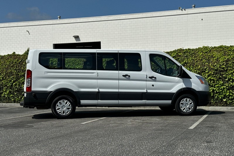 Ford Transit Passenger Wagon Vehicle Full-screen Gallery Image 03