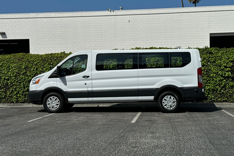 Ford Transit Passenger Wagon Vehicle Full-screen Gallery Image 07