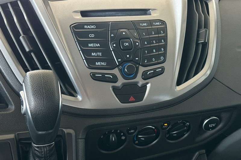 Ford Transit Passenger Wagon Vehicle Full-screen Gallery Image 20