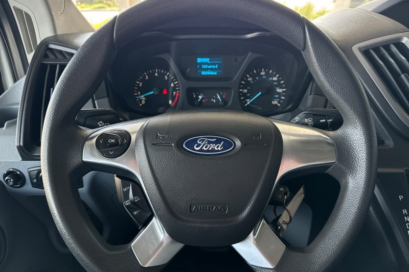 Ford Transit Passenger Wagon Vehicle Full-screen Gallery Image 22