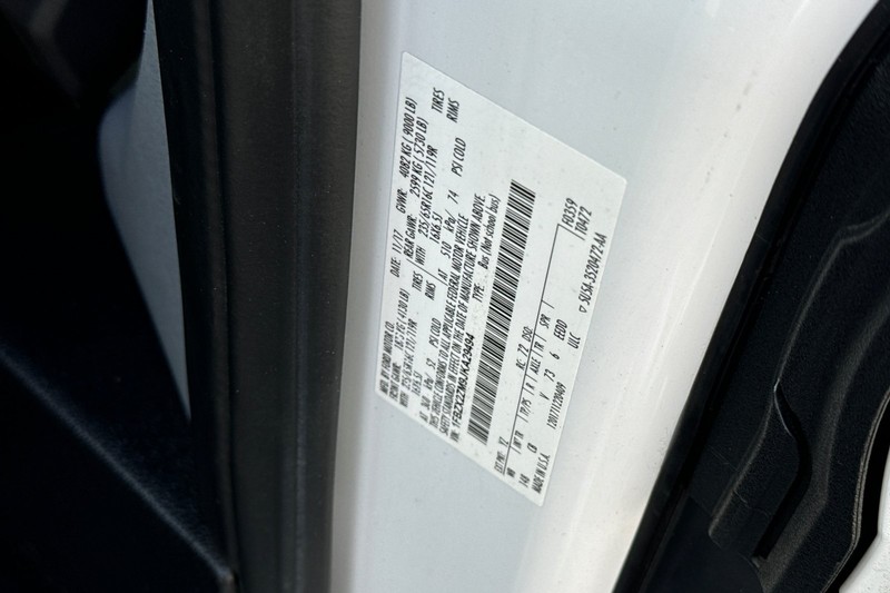 Ford Transit Passenger Wagon Vehicle Full-screen Gallery Image 26
