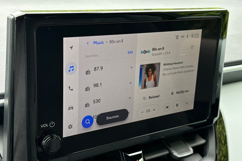 Toyota Corolla Vehicle Full-screen Gallery Image 17