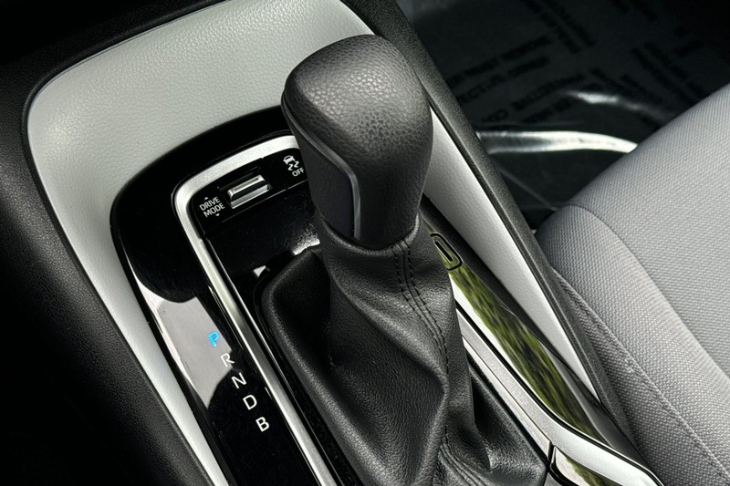 Toyota Corolla Vehicle Full-screen Gallery Image 20