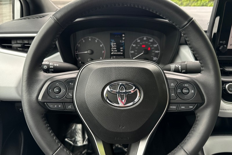 Toyota Corolla Vehicle Full-screen Gallery Image 22