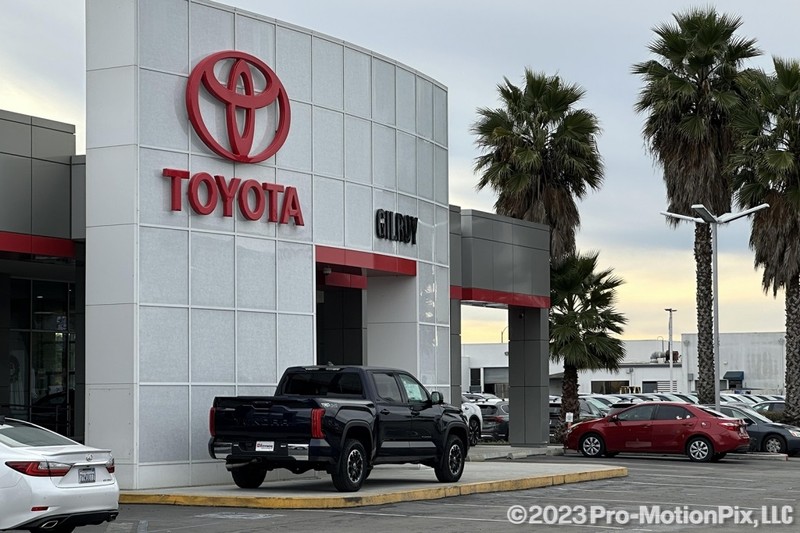 Toyota Corolla Vehicle Full-screen Gallery Image 28