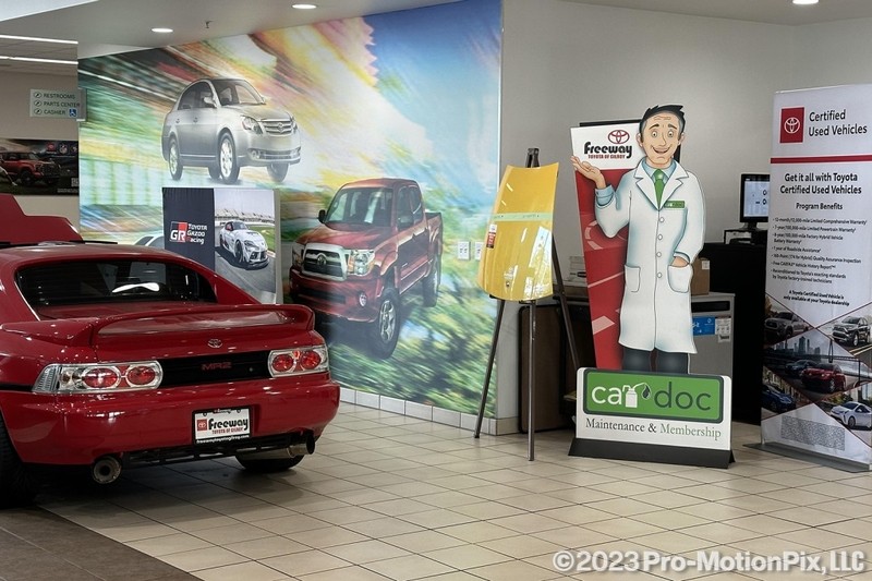 Toyota Corolla Vehicle Full-screen Gallery Image 29