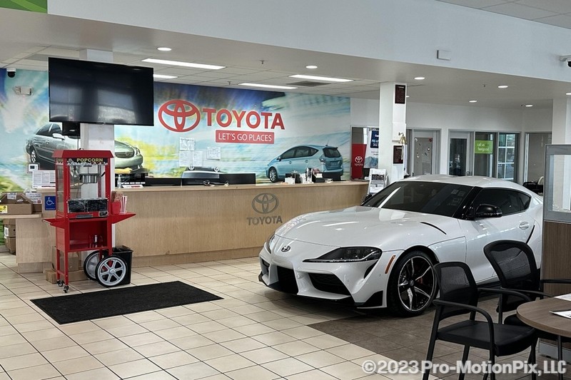 Toyota Corolla Vehicle Full-screen Gallery Image 33