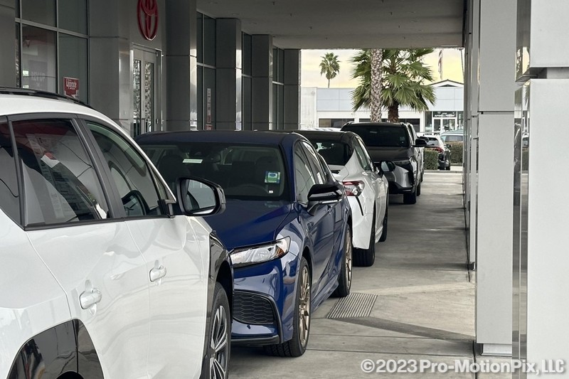 Toyota Corolla Vehicle Full-screen Gallery Image 35