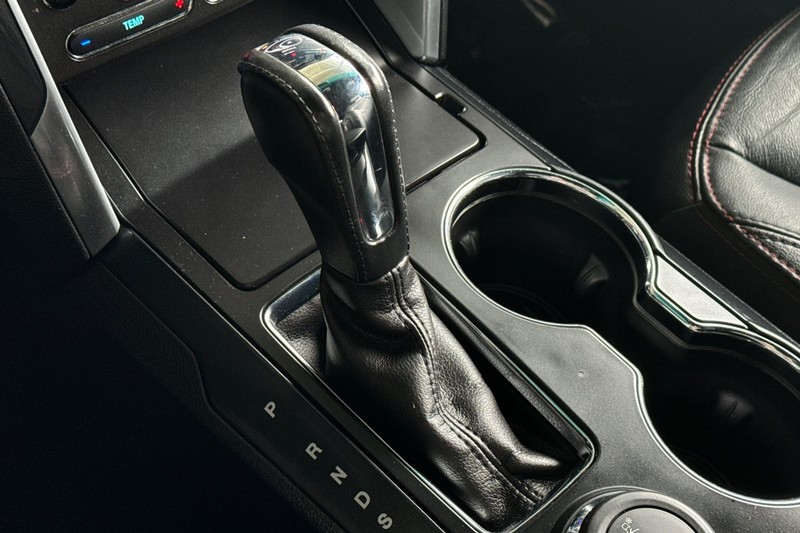 Ford Explorer Vehicle Full-screen Gallery Image 20