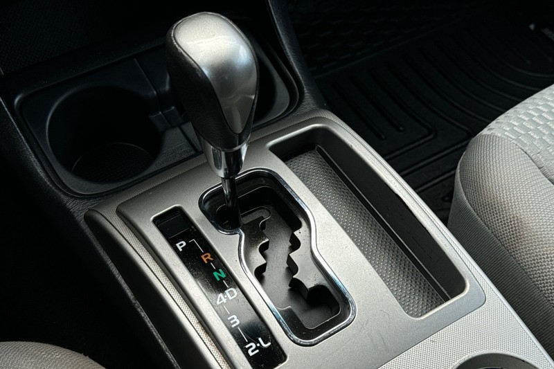 Toyota Tacoma Vehicle Full-screen Gallery Image 20