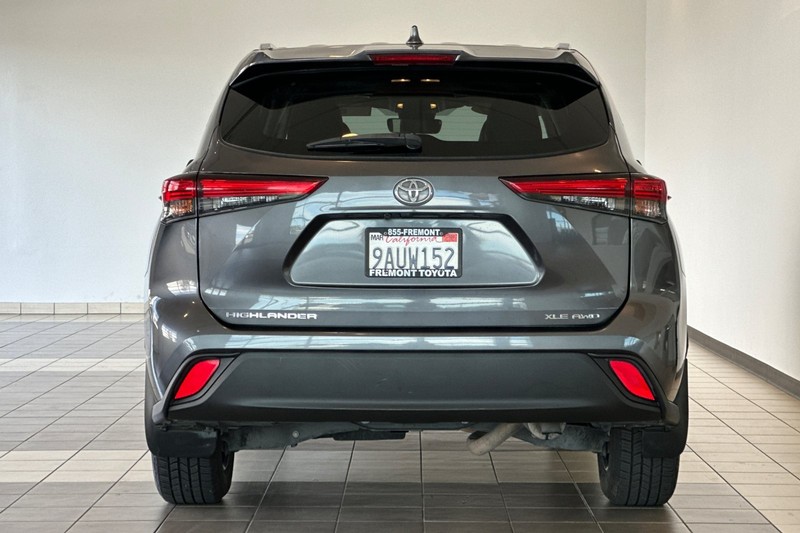 Toyota Highlander Vehicle Full-screen Gallery Image 05
