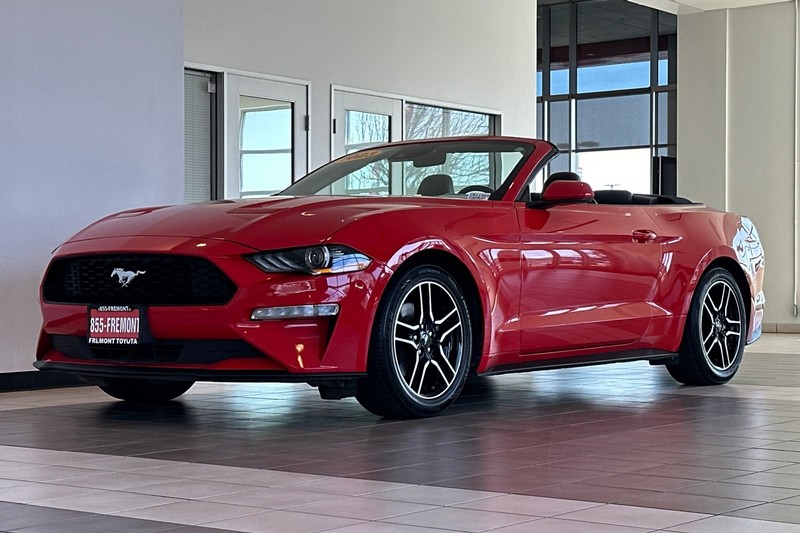 Ford Mustang Vehicle Full-screen Gallery Image 08