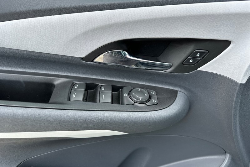 Chevrolet Bolt EV Vehicle Full-screen Gallery Image 11