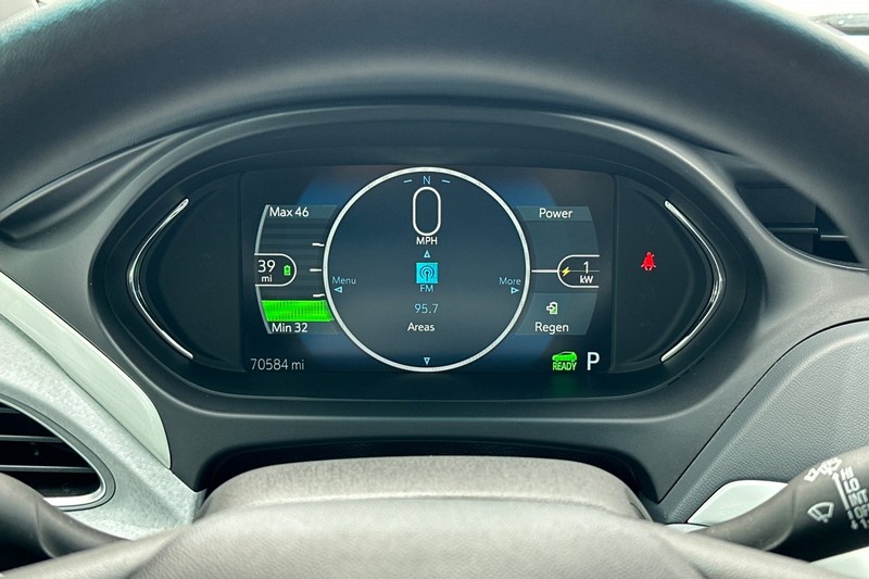 Chevrolet Bolt EV Vehicle Full-screen Gallery Image 24