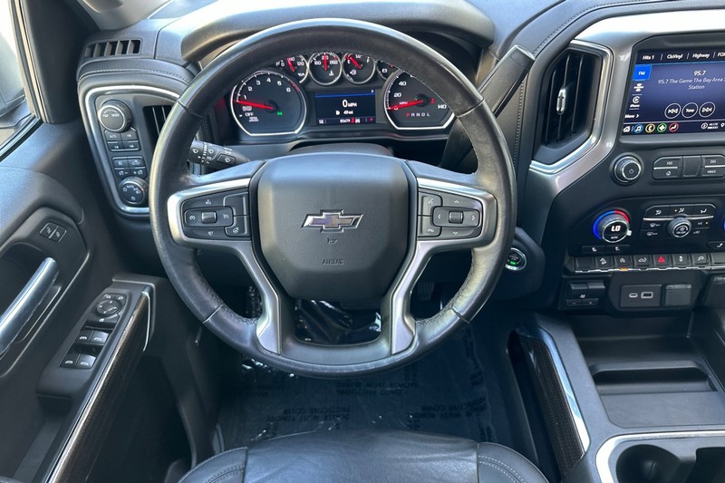 Chevrolet Silverado 1500 Vehicle Full-screen Gallery Image 14