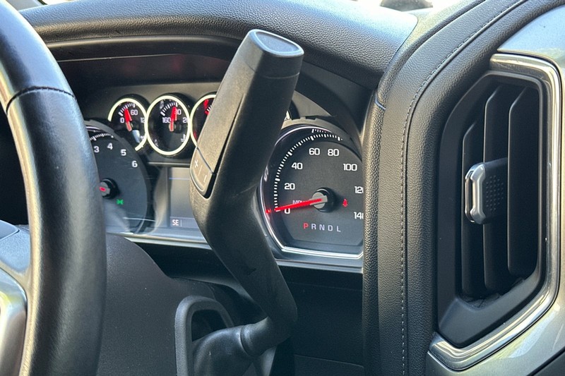 Chevrolet Silverado 1500 Vehicle Full-screen Gallery Image 20