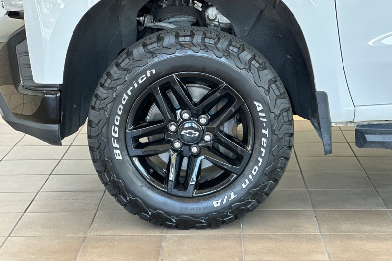 Chevrolet Silverado 1500 Vehicle Full-screen Gallery Image 25